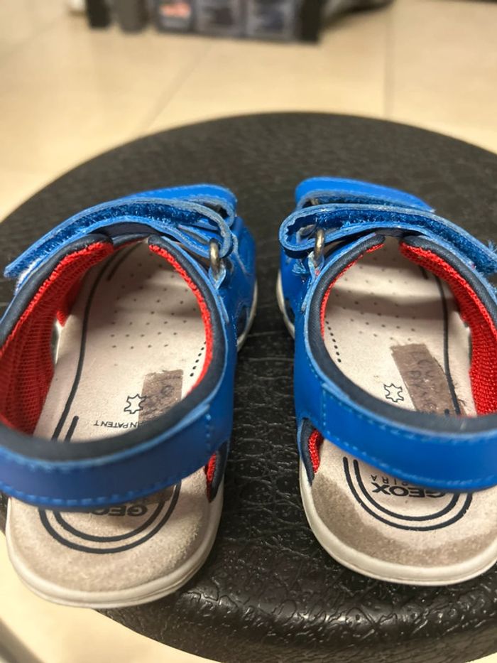 Sandales garcon à scratch Geox modèle Agasim bleu et rouge taille 23 - photo numéro 7