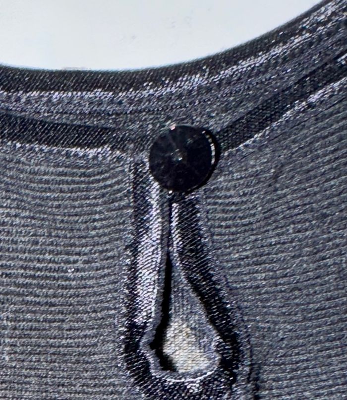 La petite robe noire dé Disneyland Paris 6 ans - photo numéro 5