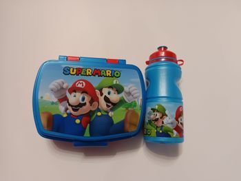 boite à gouter et gourde mario