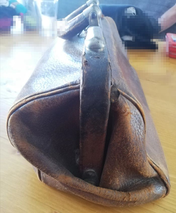 Sac cuir ancien - photo numéro 3