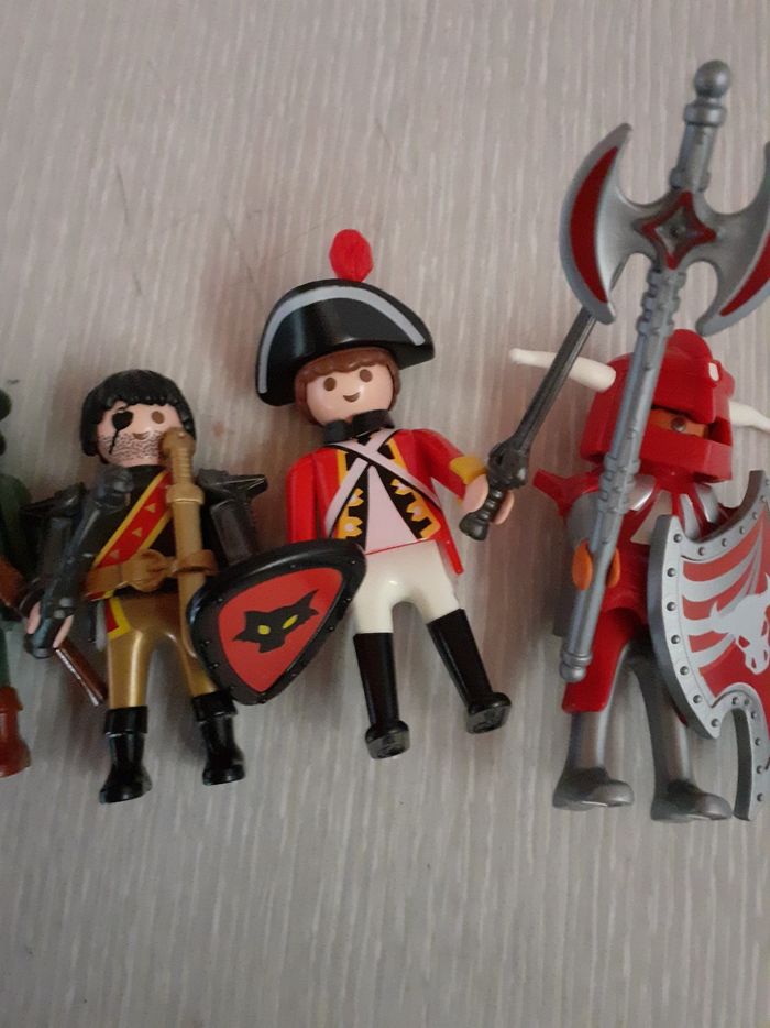 Lot personnages playmobil - photo numéro 2
