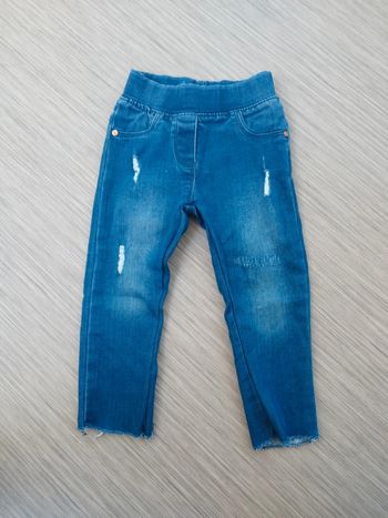 Jean fille taille 24 mois