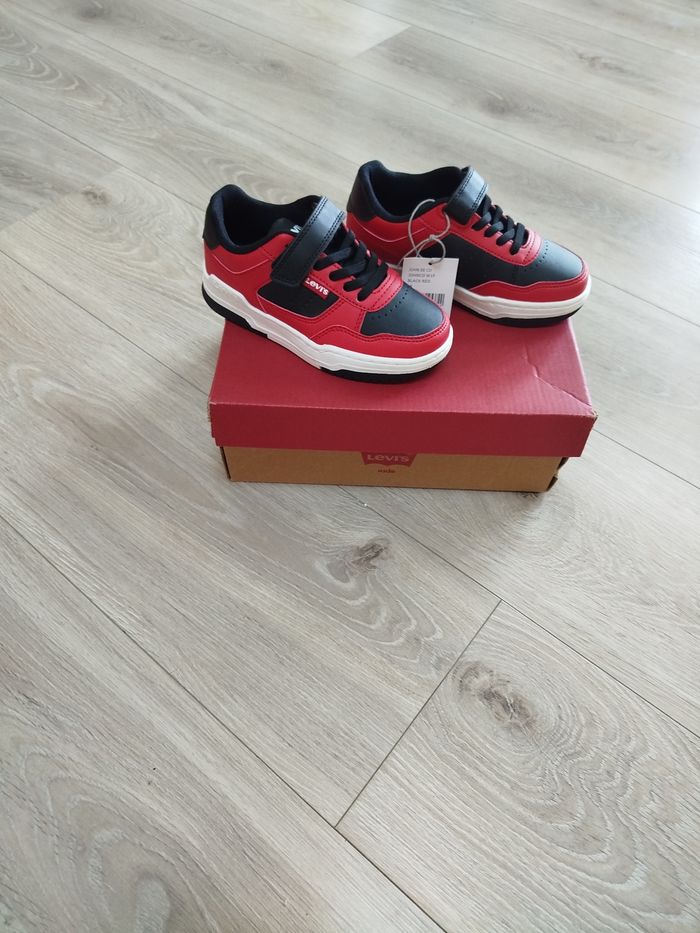 Basket levis pointure 28 neuve - photo numéro 2