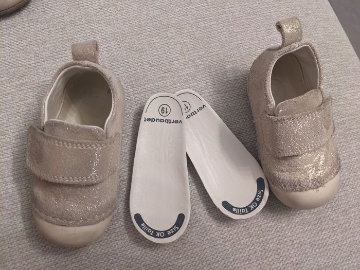Chaussures taille 19 - photo numéro 3