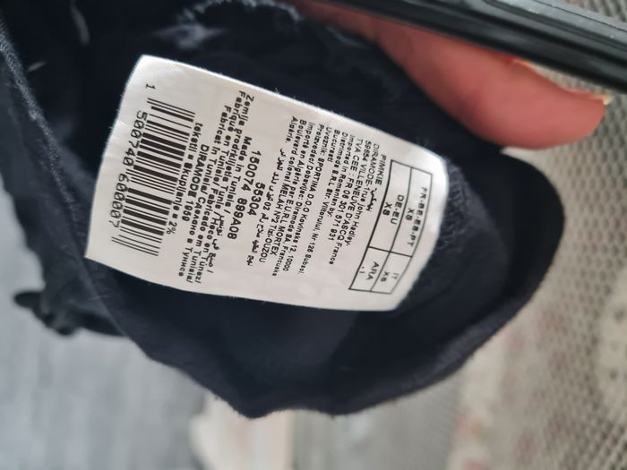 Short noir xs - photo numéro 4