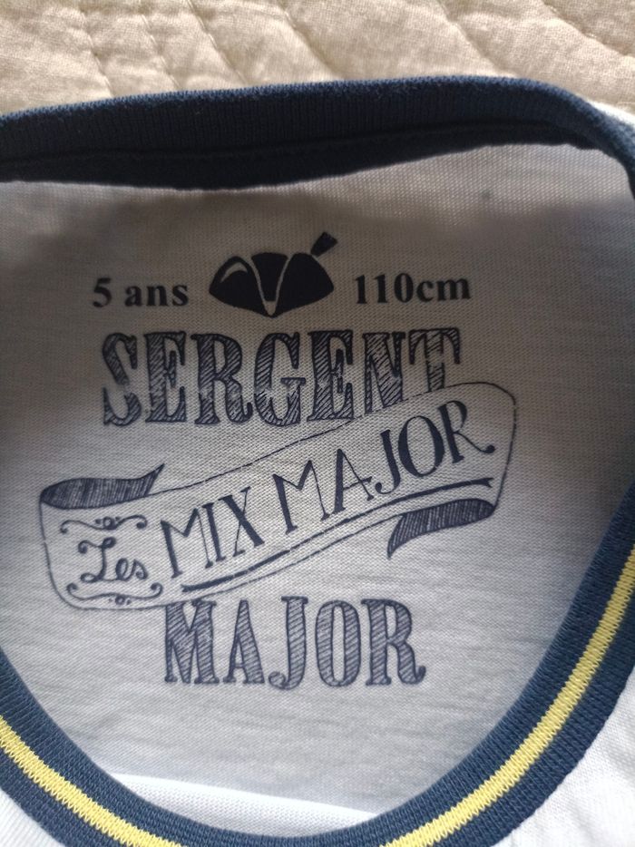 Lot de deux t-shirt taille 5 ans - photo numéro 7