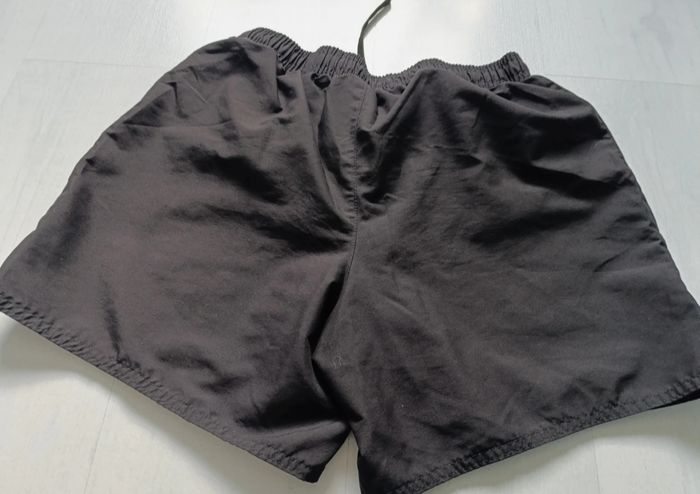 Short noir - photo numéro 3