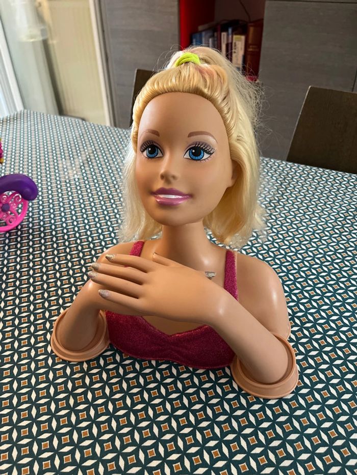 Tête à coiffer barbie