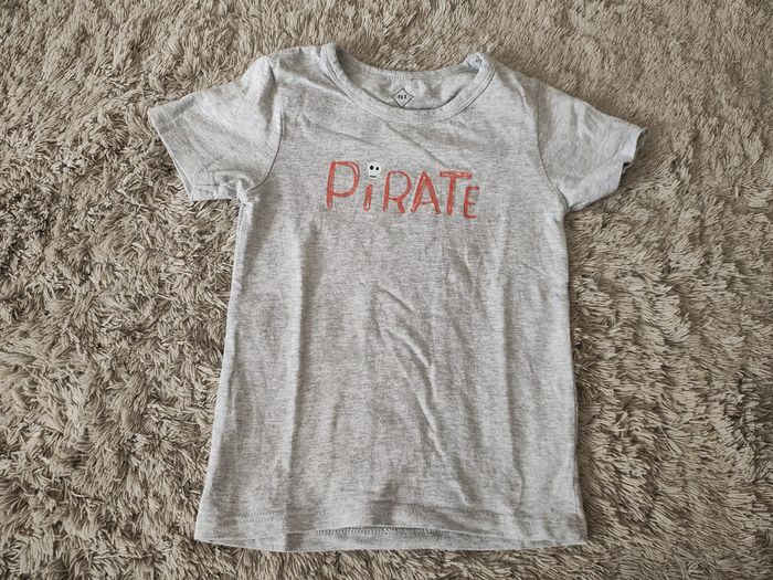 Tee-shirt courtes manches ou maillot de corps taille 4-5 ans