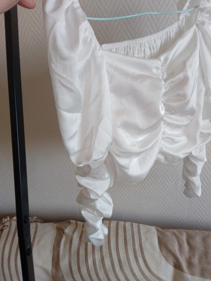 Haut fronce et drapé satin - photo numéro 2
