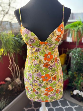 Robe Motif Fleurs 🌷 - Zara - Neuf sans étiquette - Taille M