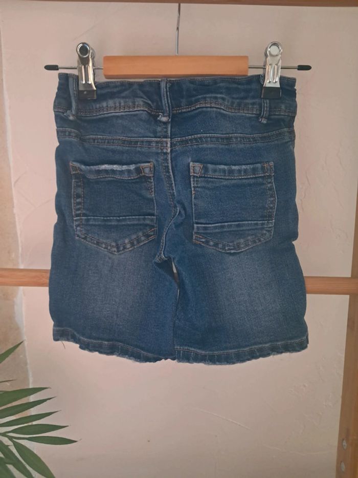 Short en jeans toy story 3 ans très bon état - photo numéro 3
