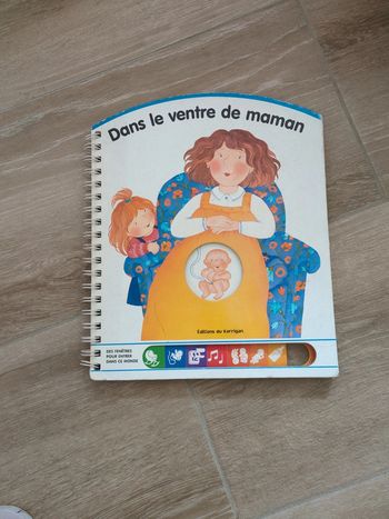 Livre dans le ventre de maman