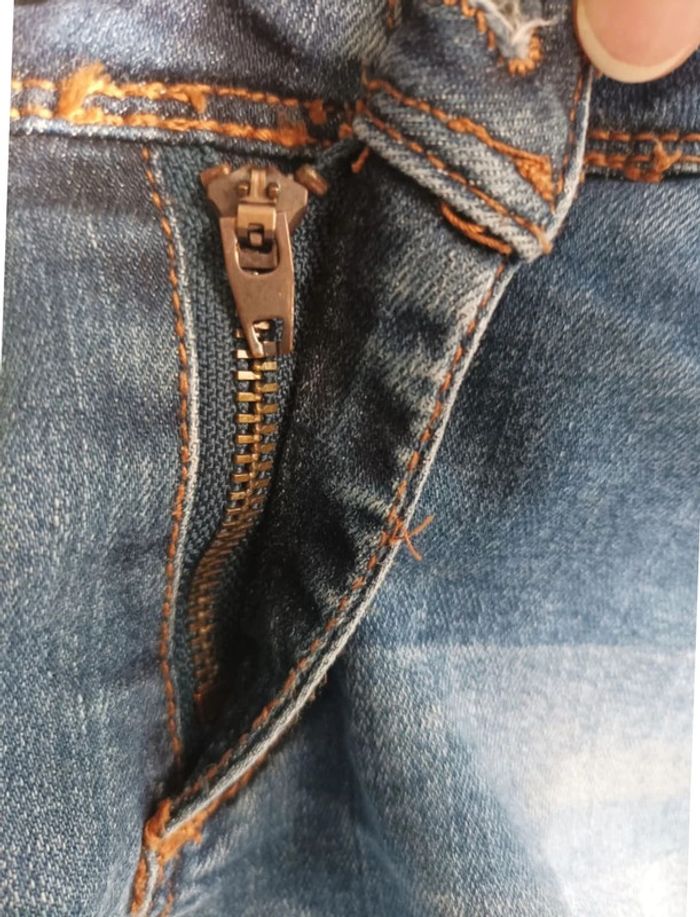Jean à trous taille 36 - photo numéro 10