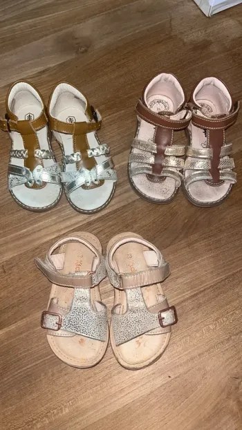 Lot 3 paire de sandale fille 23