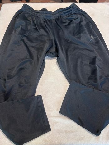 🌸Pantalon survêtement Jordan taille XL🌸