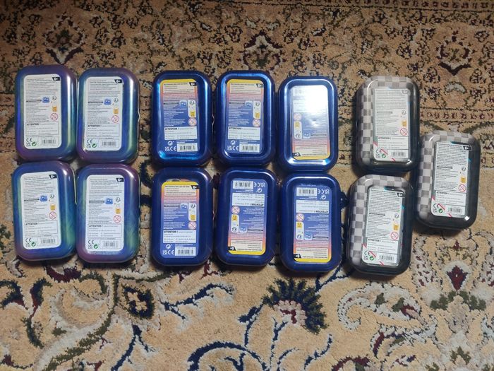 LOT 15 mini tins - Jeton et stickers - photo numéro 5