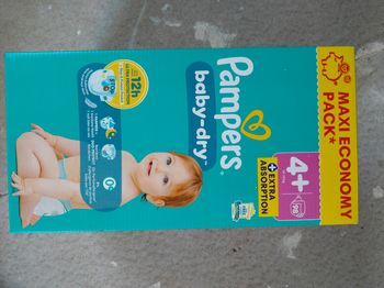 98 couches pampers taille 4+