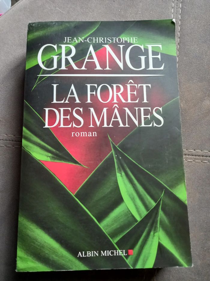 La forêt des mânes J.C Grangé