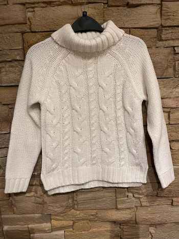 Joli pull blanc col roulé 8-9 ans