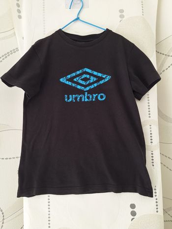 Tee-shirt 10 ans Umbro.