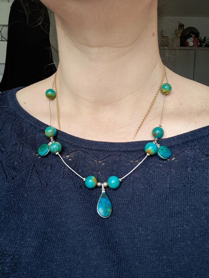 Collier de pierres naturelles