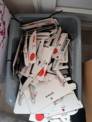 Lot de plus de 30 bijoux neuf de la marque pimkie 