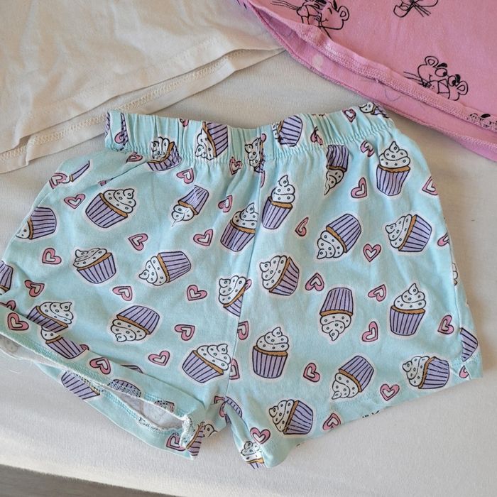 Lot tee shirt et short 24 mois - photo numéro 2