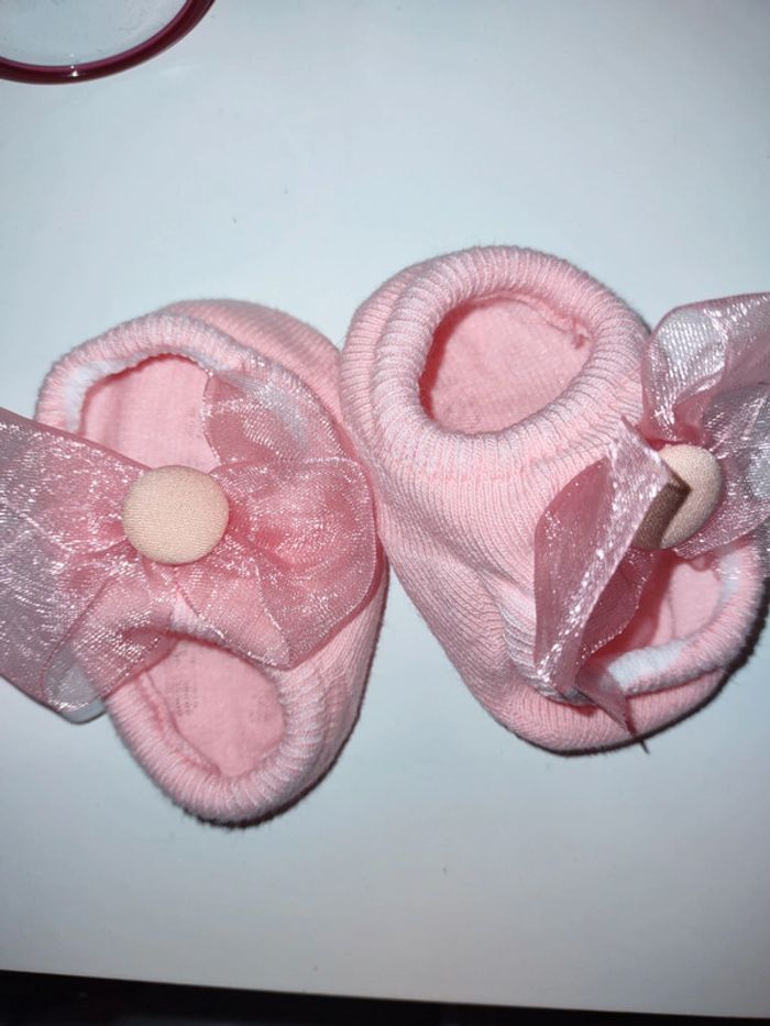 Chaussettes chaussons antidérapantes rose neuves