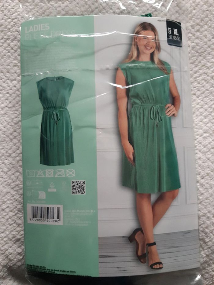 Robe Action verte avec ceinture XL - photo numéro 2
