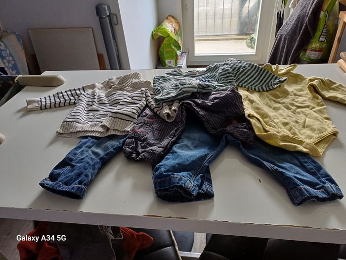Lot de vêtement 9 mius 3 pantalon 1 bidy/ polo et 2 polo - photo numéro 6