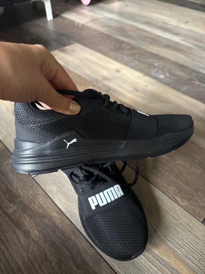 Baskets légères Puma neuves jamais portées 37 noires - photo numéro 2