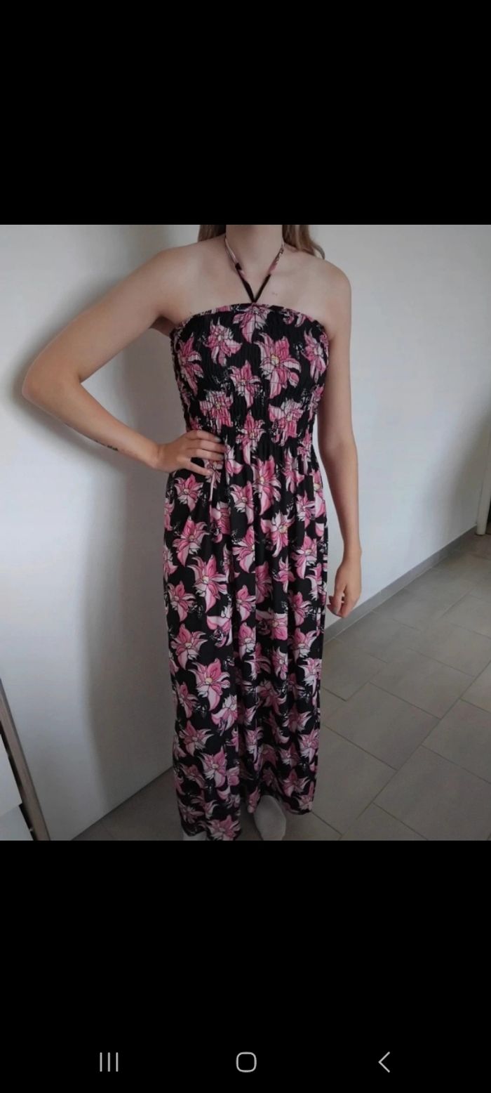 Jolie robe taille