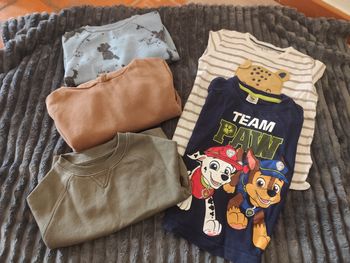 Lot 5 pièces pull +t shirt