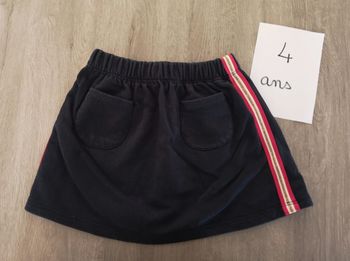 Jupe sport wear 4 ans