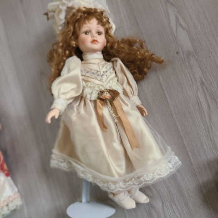 Poupée porcelaine - photo numéro 4