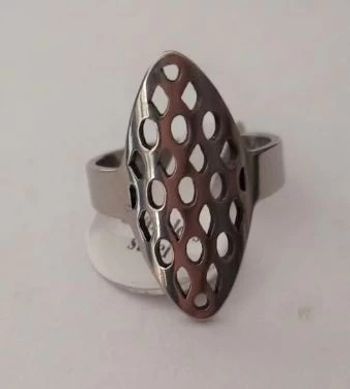 Bague fantaisie ajourée