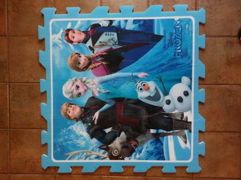 Tapis de sol puzzle 9 pièces "La Reine des Neiges"
