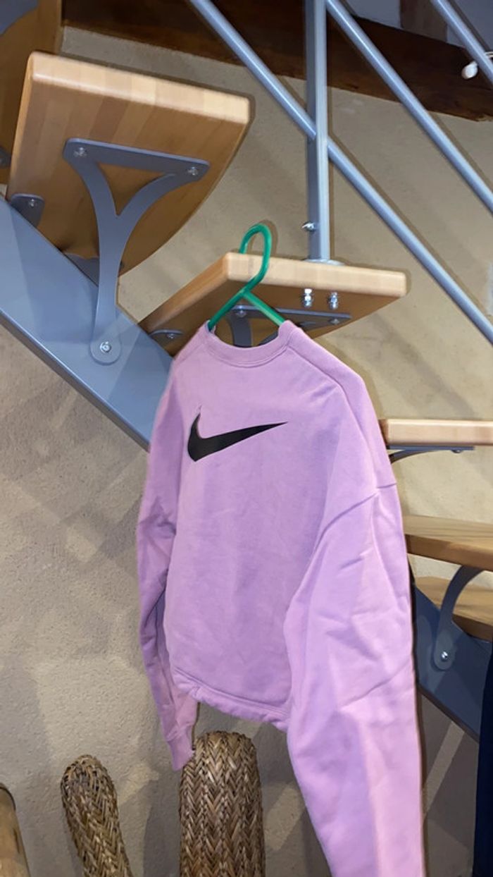 Pull Nike rose - photo numéro 3