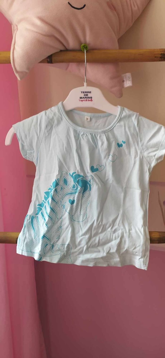 Lot de 4 hauts  ( tshirt, debardeur) fille18 mois - photo numéro 3