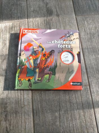 Livre kididoc les châteaux forts