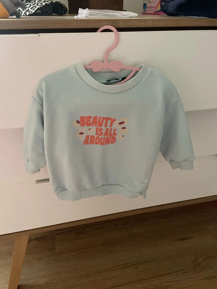 Sweat bleu ciel kiabi 9 mois