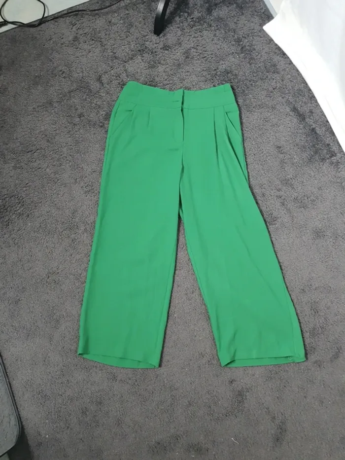Pantalon vert camaieu