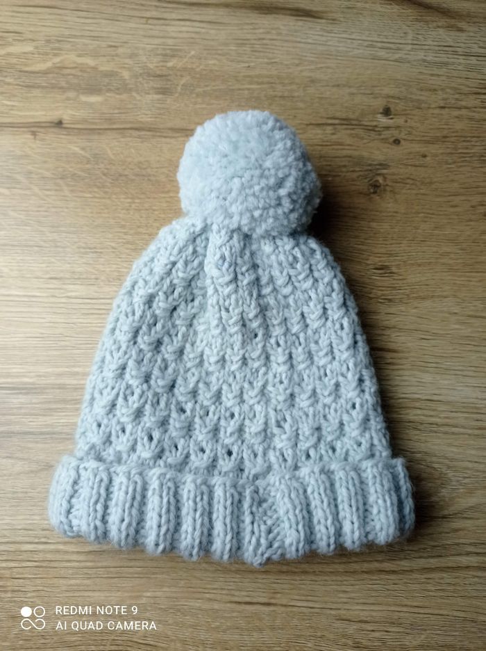 Bonnet fait mains 3/6 mois