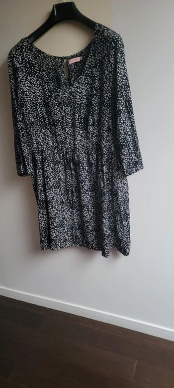 Robe 46/48 de chez 3Suisses