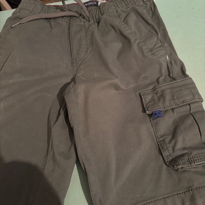 Vends lot de deux shorts de marque okaidi taille 7 ans très bon état - photo numéro 4