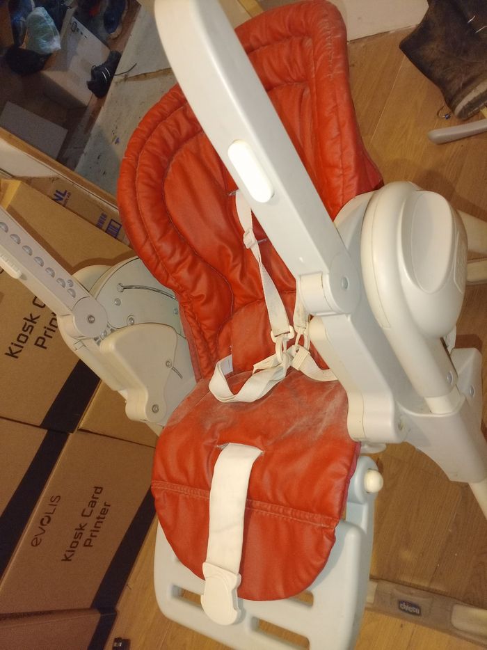 Chaise haute - photo numéro 4