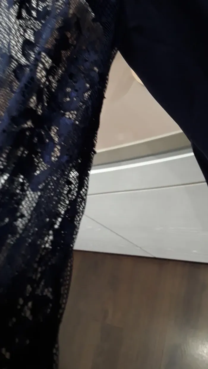 Robe avec dentelle bleue marine - photo numéro 2