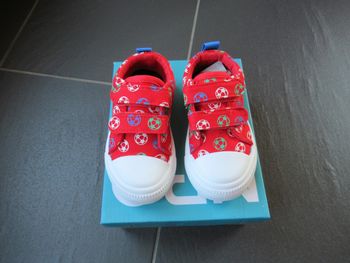 Tennis (basket) motif football garçon 21 neuves
