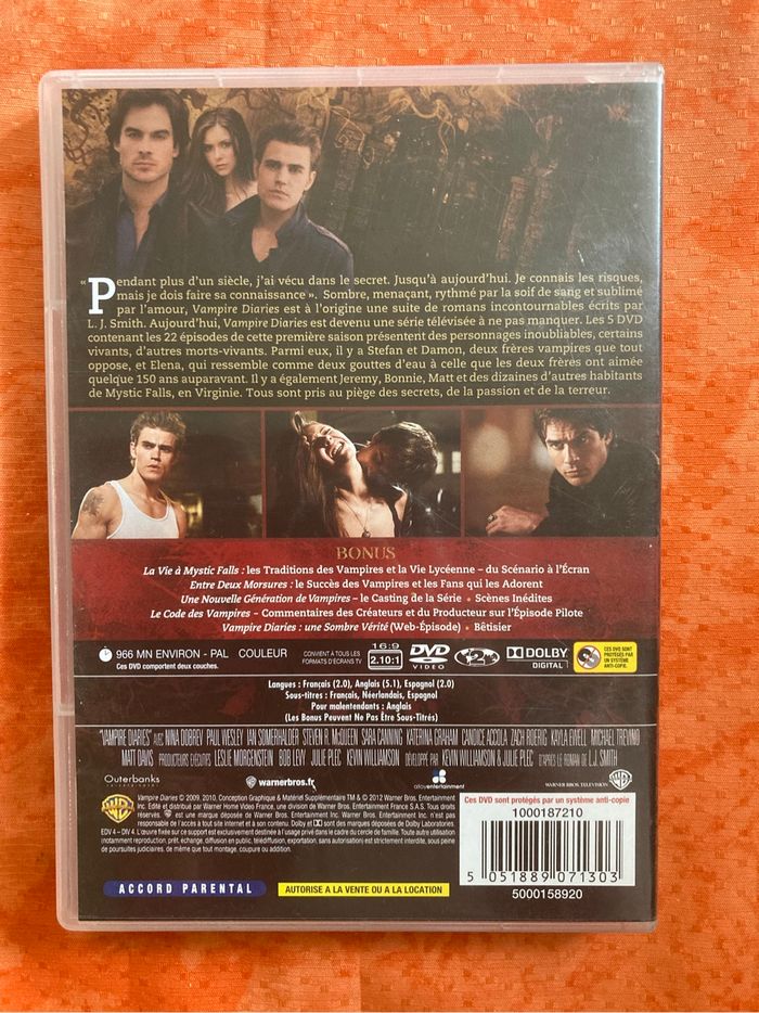 Vampires Diaries saison 1 - photo numéro 3